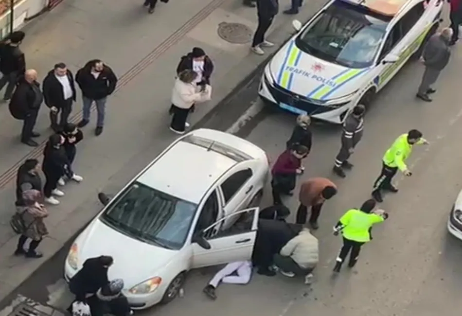 Zonguldak'ta bir banka çalışanı olan Cem A., Gazipaşa Caddesi'nde direksiyon