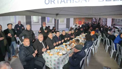 Ortahisar Belediye Başkanı Ahmet Kaya, Erdoğdu Mahallesi'nde gençlerle işsizlik konusunu