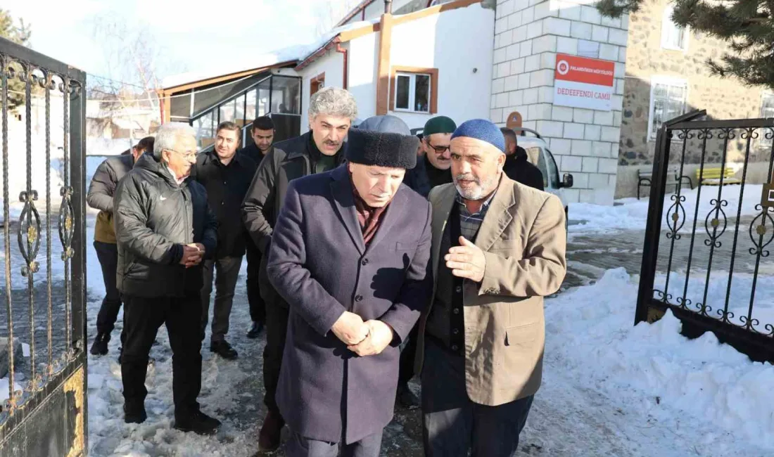 Erzurum Büyükşehir Belediye Başkanı Mehmet Sekmen, Yunusemre Mahallesi sakinleriyle bir