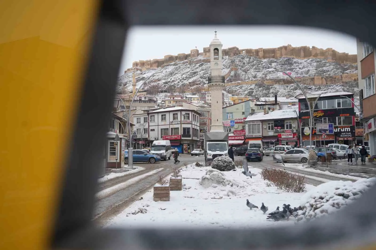 Bayburt'ta kar yağışı etkili oldu. Adem Daştan dondurucu soğuklara rağmen