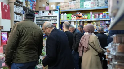 Bayburt'ta Ramazan Bayramı'na az bir zaman kala alışveriş yoğunluğu yaşanıyor.