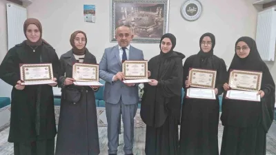 Bayburt İl Müftülüğü'nde 21 hafızlık belgesi alan öğrenci için düzenlenen