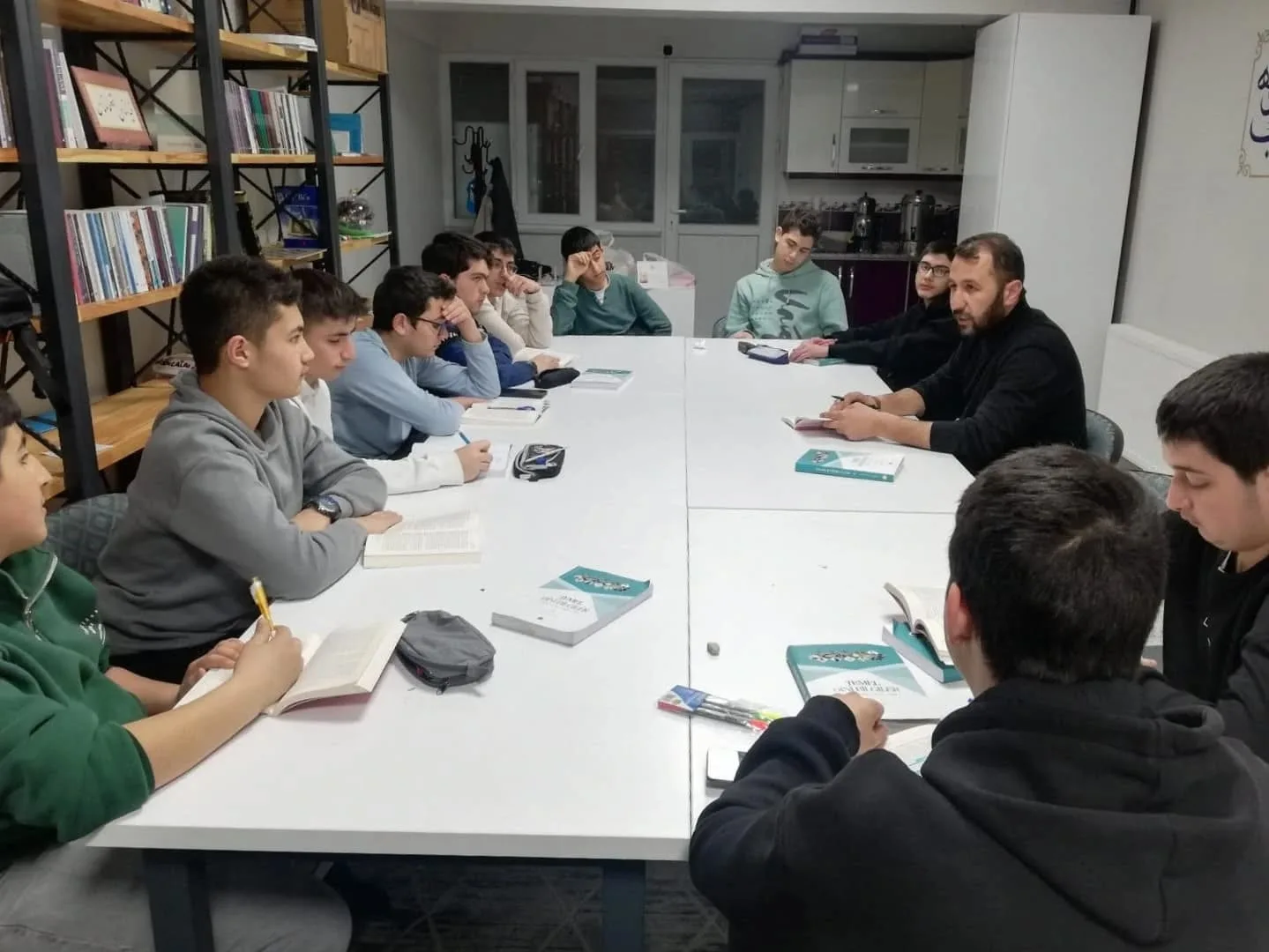 Bayburt Müftülüğü Gençlik Koordinatörlüğü tarafından lise öğrencilerine yönelik düzenlenen 'İftardan