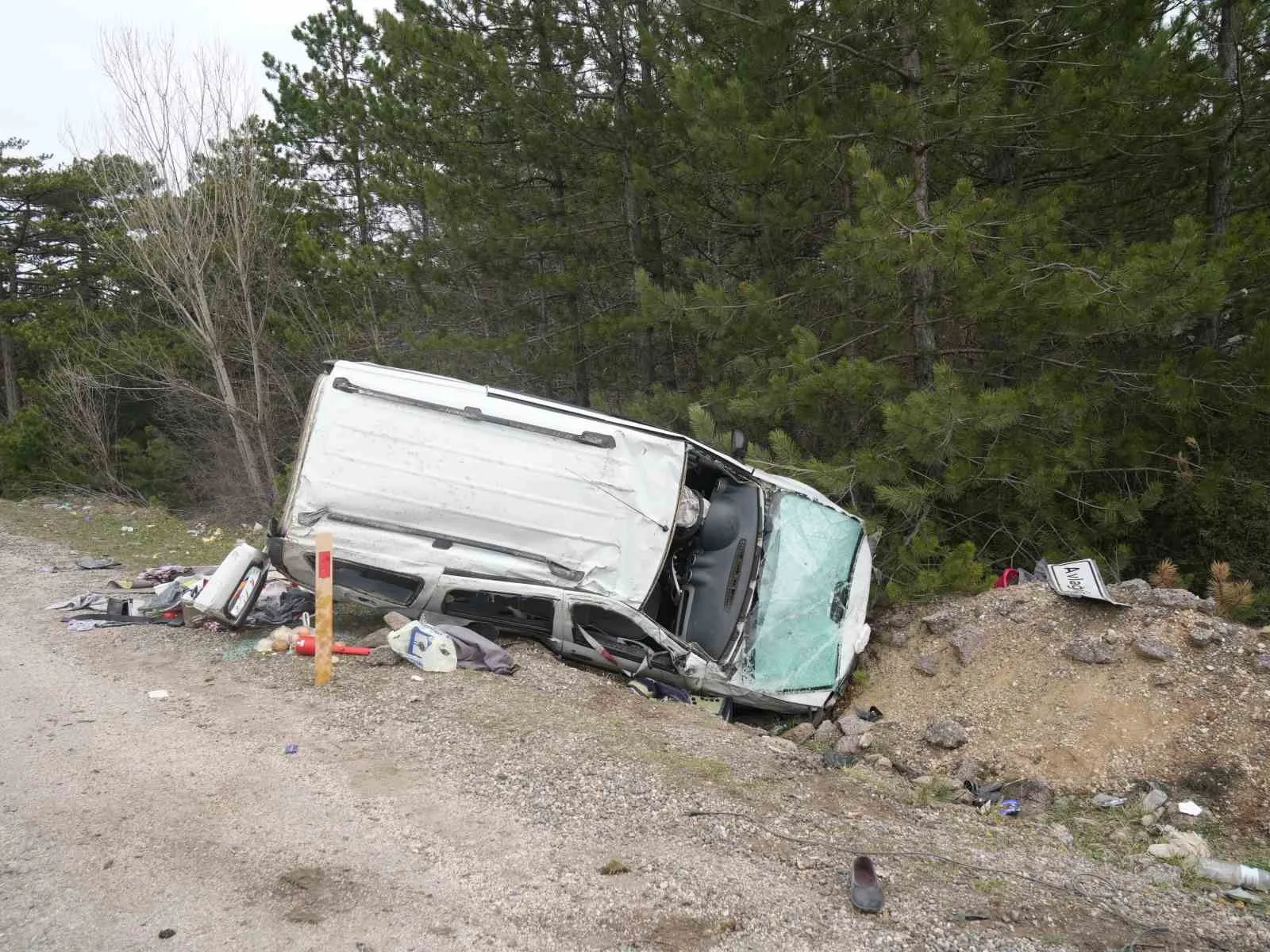 İstanbul'dan Sinop'a Ramazan Bayramı için giden vatandaşların bulunduğu araç Kastamonu'da