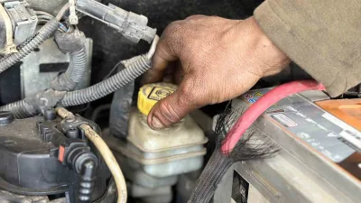 Uzmanlar, bayram tatili öncesinde sürücülere araç bakımlarını aksatmamaları konusunda uyarılarda