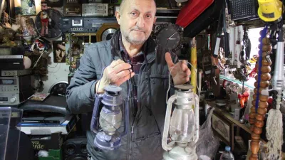 Eskiden evlerin ışık kaynağı olan gaz lambaları ve gemici fenerleri