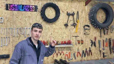 Rize'li genç mucit Salih Çakır, motosikletine kış tekerleği tasarlayarak karlı