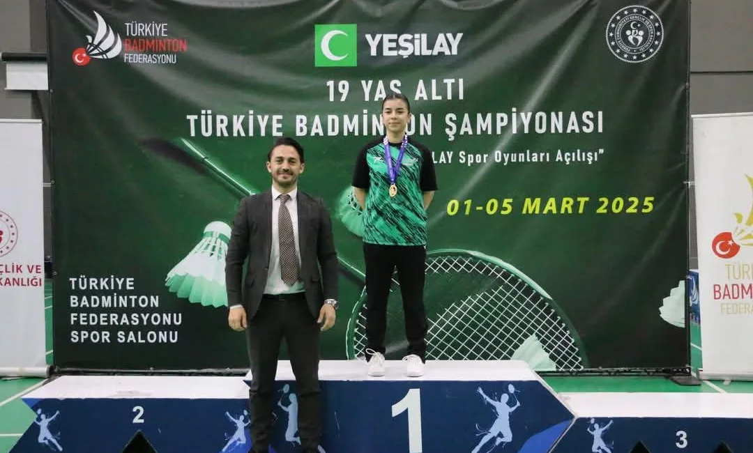 Erzincanlı milli sporcu Cemile Bennu Burat, Yeşilay 19 Yaş Altı