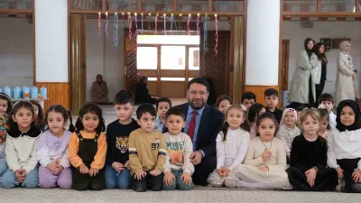 Erzincan'da düzenlenen "Cami-Çocuk Buluşması" etkinliğinde minikler, ilahi ve oyunlarla keyifli