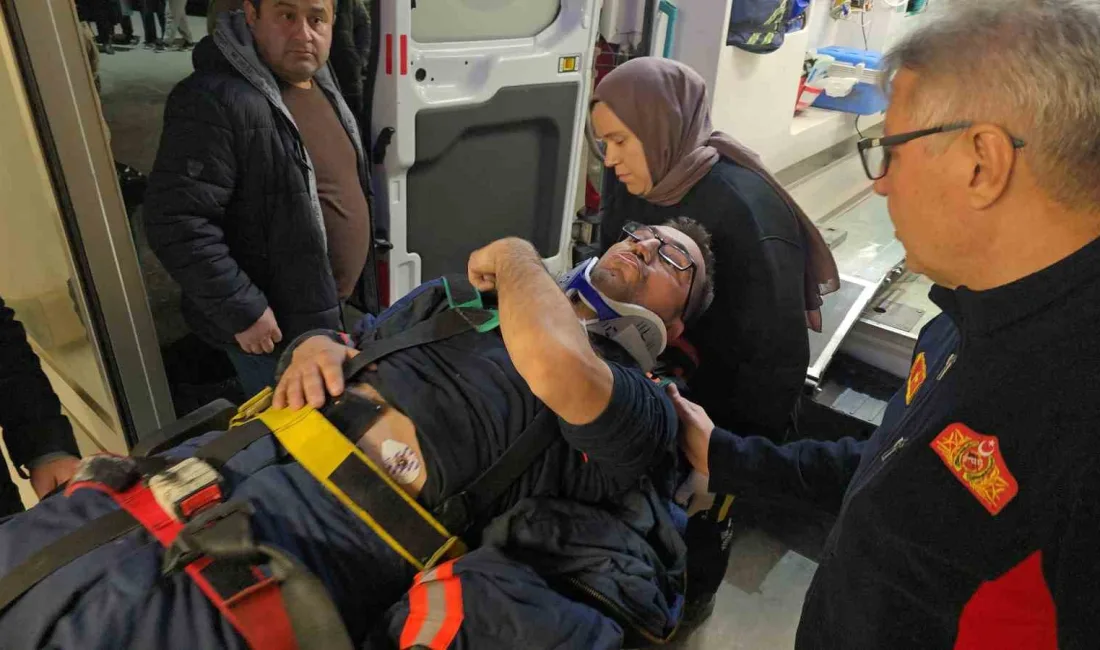 Ereğli'de çıkan çatı katı yangınında itfaiye eri yaralandı. Güner'in omzundan