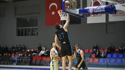 Çayırova Belediyesi, deplasmanda Kapaklıspor'u 73-87 mağlup ederek üst üste üçüncü