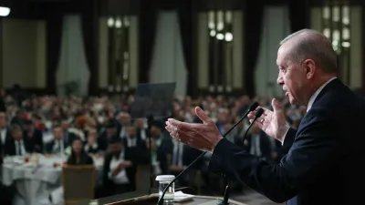 Cumhurbaşkanı Recep Tayyip Erdoğan, Cumhurbaşkanlığı Külliyesi'nde düzenlenen iftar programında çiftçilerle