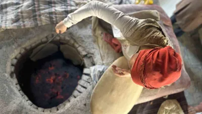 Erzincan'da, ilkokuldan ayrılmak zorunda kalan Deniz Kurutaş, açtığı fırında tandır