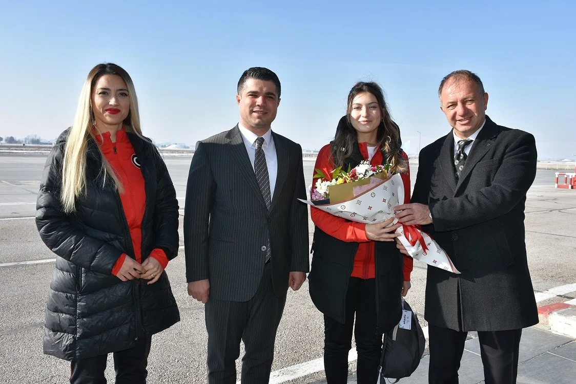 Erzurum Gençlik Spor Kulübü sporcusu Damla Köse, Avrupa Şampiyonası'nda gümüş