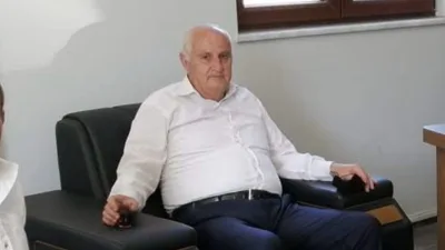 Hendek'te traktör devrilmesi sonucu yaralanan ve hastanede tedavi altına alınan