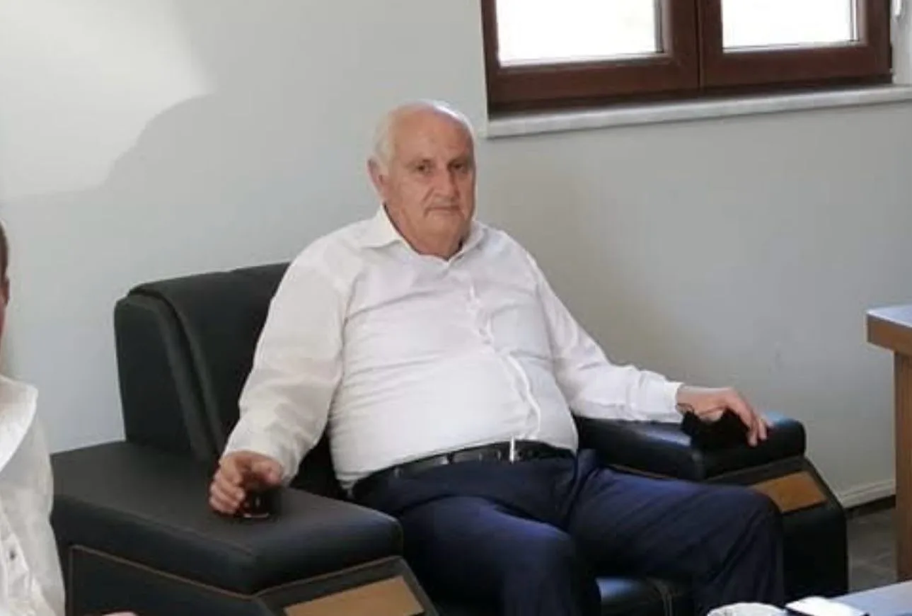 Hendek'te traktör devrilmesi sonucu yaralanan ve hastanede tedavi altına alınan