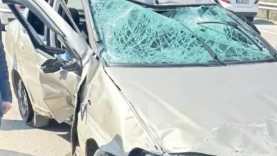 Sinop'ta direksiyon başında rahatsızlanan sürücü, bariyerlere çarparak kaza yaptı. Olay,
