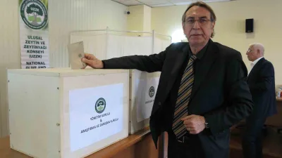 UZZK Genel Kurulunda Dr. Mustafa Tan tekrar başkan seçildi. Tan,