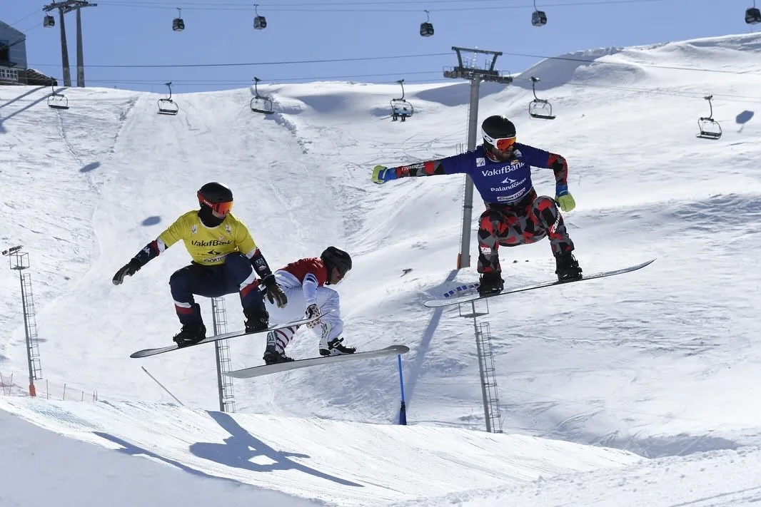 Erzurum'da düzenlenen FIS Dünya Snowboard Kupası'nın finali nefes kesti. Avustralya'dan