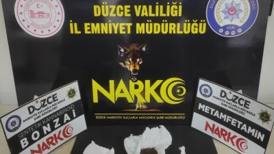 Düzce'de narkotik suçlarla mücadele kapsamında yapılan operasyonlarda 5 kişi tutuklandı.