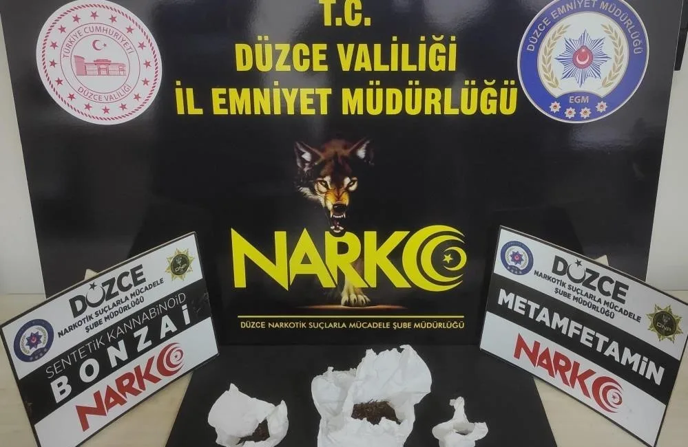 Düzce'de narkotik suçlarla mücadele kapsamında yapılan operasyonlarda 5 kişi tutuklandı.