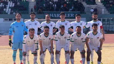 Trabzon’un Maçka İlçe Stadyumunda oynanan maçta, Kars 36 Spor, Maçka