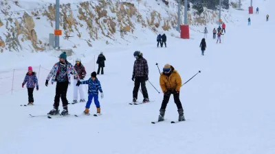 Türkiye'deki diğer kayak merkezlerinin sezonu erken kapatmasına rağmen Erzincan'daki Ergan