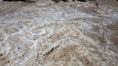 Doğu Anadolu'daki nehirlerin su seviyeleri baharla birlikte yükseldi. Karasu Nehri'nin