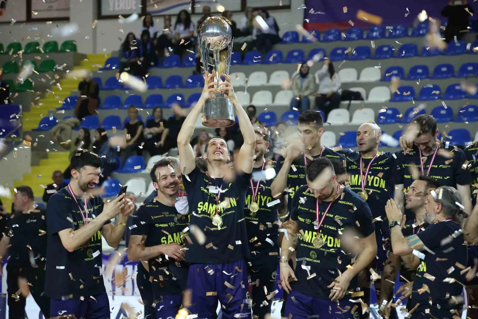 Fenerbahçe Erkek Voleybol Takımı 2025 Erkekler AXA Sigorta Kupa Voley