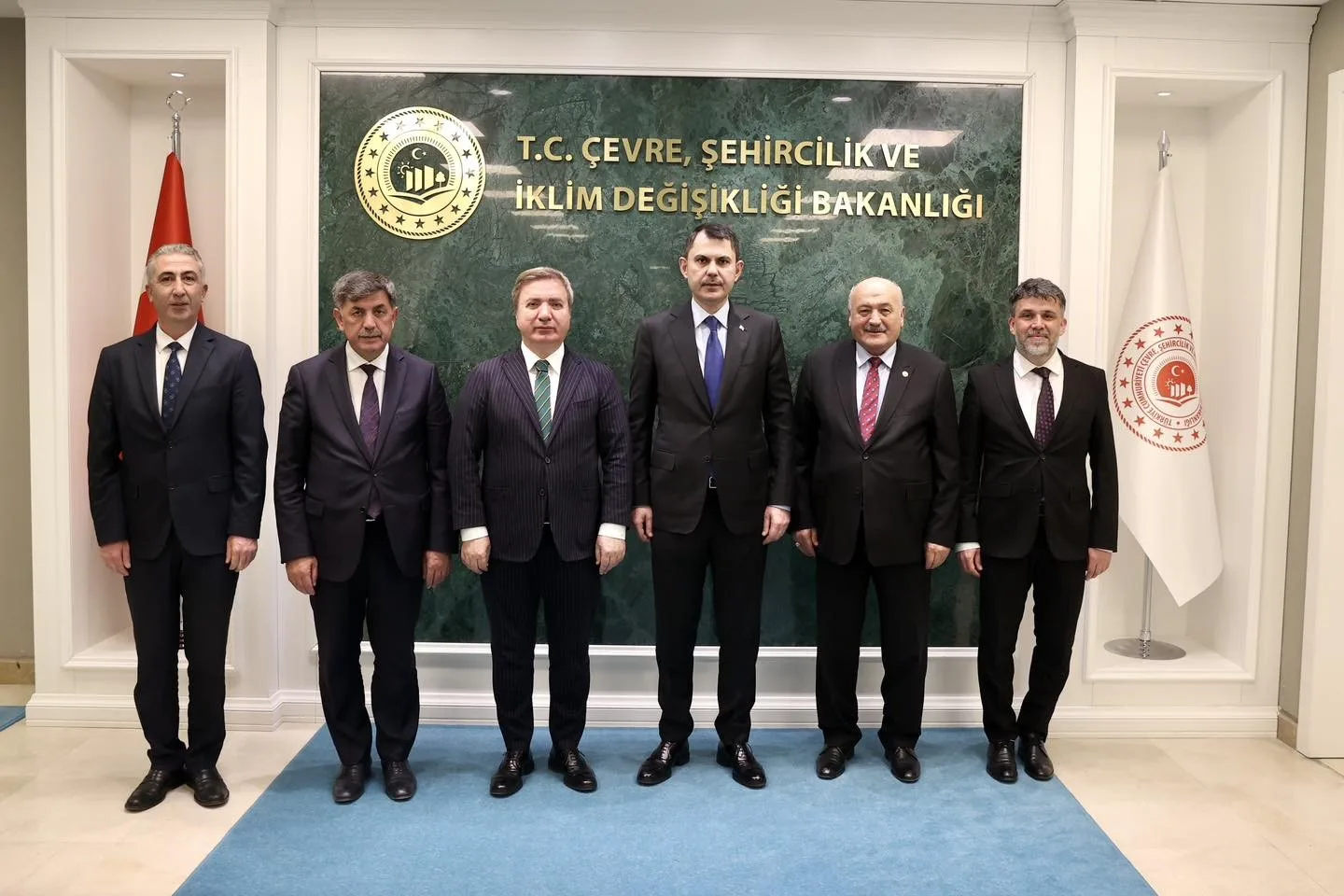 Erzincan heyeti, Bakan Murat Kurum'la bir araya geldi. Şehirde gerçekleştirilecek