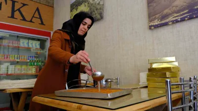 Erzincan'ın coğrafi işaretli tatlısı kesme kadayıf, Ramazan ayında talep görüyor.