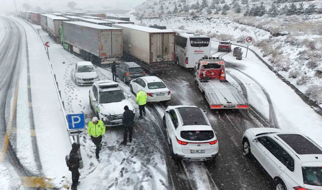 Erzincan ve çevresindeki kar, tipi ve buzlanma nedeniyle ulaşım sorunları
