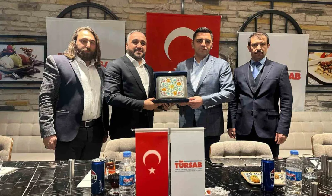 Erzincan'daki seyahat acenteleri Ergan Dağı'ndaki iftar programında bir araya geldi.