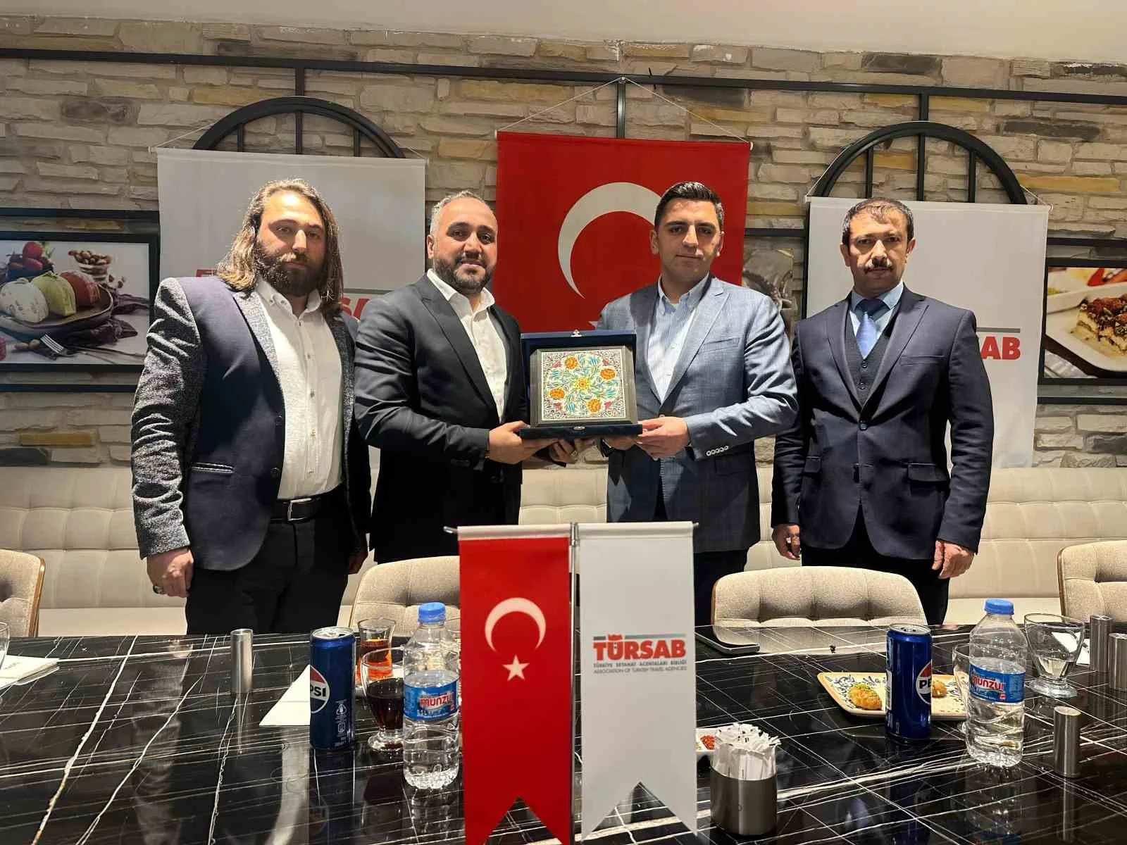 Erzincan'daki seyahat acenteleri Ergan Dağı'ndaki iftar programında bir araya geldi.