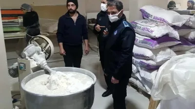 Erzincan'da Ramazan ayı nedeniyle yufka ve kadayıf imalathanelerine denetim yapıldı.