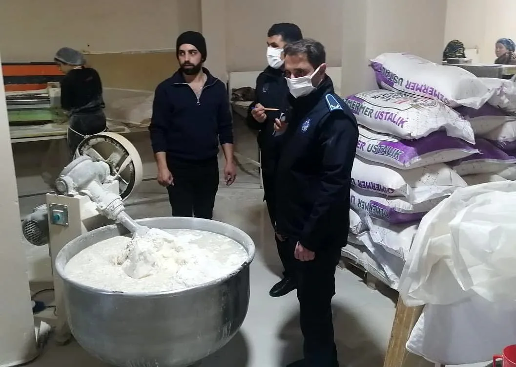 Erzincan'da Ramazan ayı nedeniyle yufka ve kadayıf imalathanelerine denetim yapıldı.
