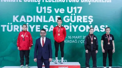 Tekirdağ'da düzenlenen U15-U17 Kadınlar Güreş Türkiye Şampiyonası'nda 54 kiloda yarışan