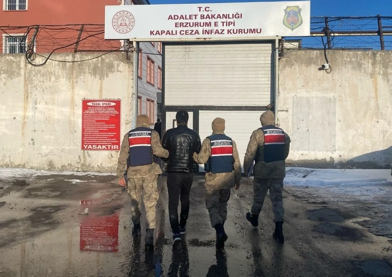 Erzurum'da Jandarma 134 aranan şahsı yakaladı. Jandarma, vatandaşların can ve