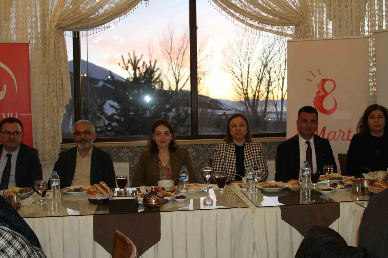 Erzurum'da düzenlenen özel iftar programında, Aile ve Sosyal Hizmetler İl
