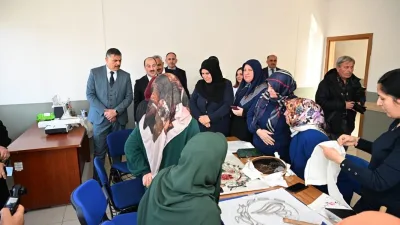 Erzurum'un Oltu ilçesindeki Aile Destek Merkezi'nde kadınlara yönelik düzenlenen kurslara