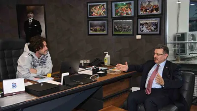 Trabzonspor Teknik Direktörü Fatih Tekke, önlerindeki hedeflere odaklanmadan önce kaostan