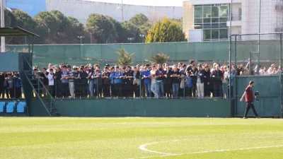 Trabzonspor'un yeni teknik direktörü Fatih Tekke, taraftara açık antrenmanda normalleşme