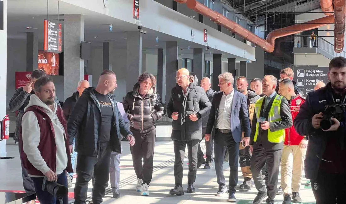 Trabzonspor'un yeni Teknik Direktörü Fatih Tekke, Trabzon'a geldi. Kulüp eski