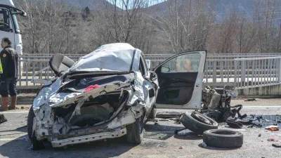 Kastamonu'nun Taşköprü ilçesinde meydana gelen trafik kazasında Fiat marka otomobil