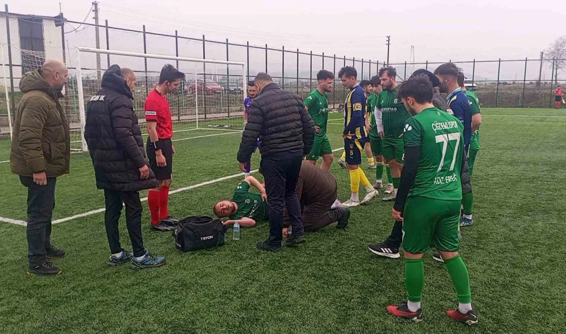 Zonguldak'ta oynanan amatör maçta Kdz. Ereğli Çiğdemlispor futbolcusu Kerem Can