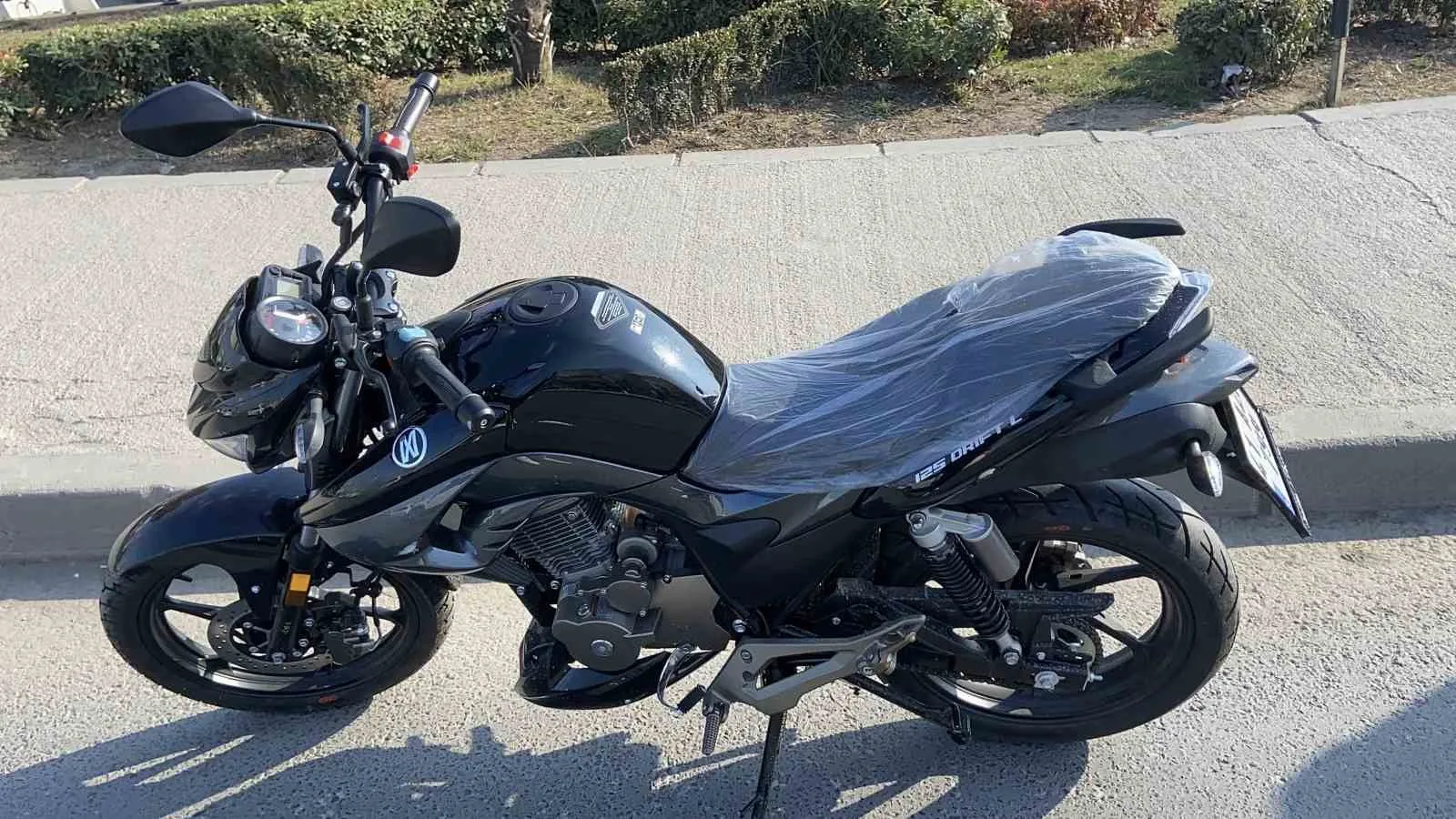 Kocaeli Gebze'de otomobile arkadan çarpan motosiklet kazasında ismi belirlenemeyen sürücü