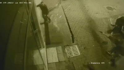 Kocaeli'nin İzmit ilçesinde 30 yaşındaki Emrah Akkuş'un 15 el ateş