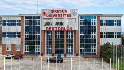 Giresun Üniversitesi eski rektörü Prof. Dr. Cevdet Coşkun ve yönetim