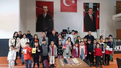 Hakkari Gençlik Merkezi'nin düzenlediği "Yıldırım Satranç Turnuvası" büyük ilgi gördü.