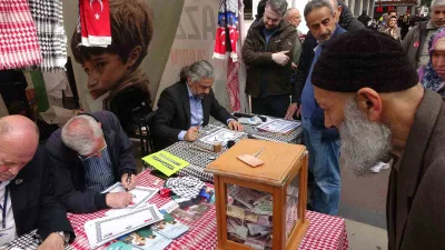 Trabzon'da hat sanatçıları Filistin'e yardım topladı. Hayrat Vakfı'nın düzenlediği etkinlikte,